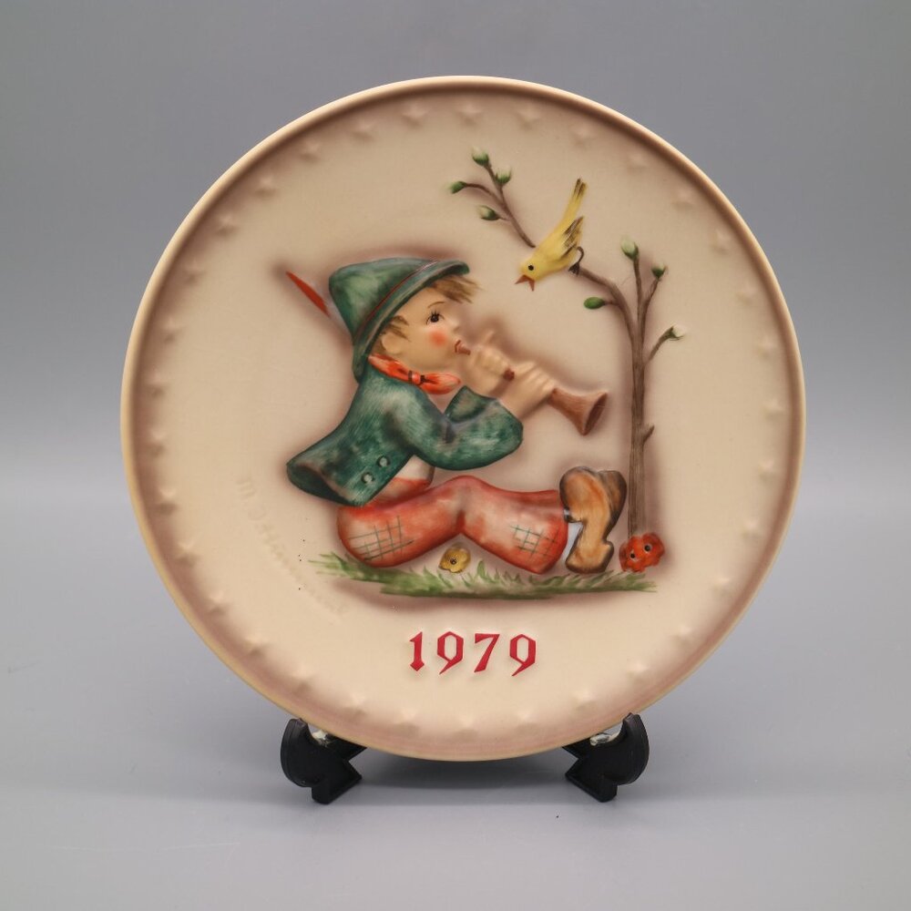 Vintage Hummel Singing Lessons Boy 1979 9th Annual Plate Flute Bird Hum 272